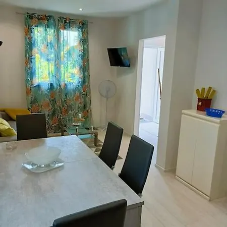 Holidays House Διαμέρισμα *